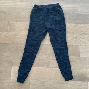 Alphalete call joggers